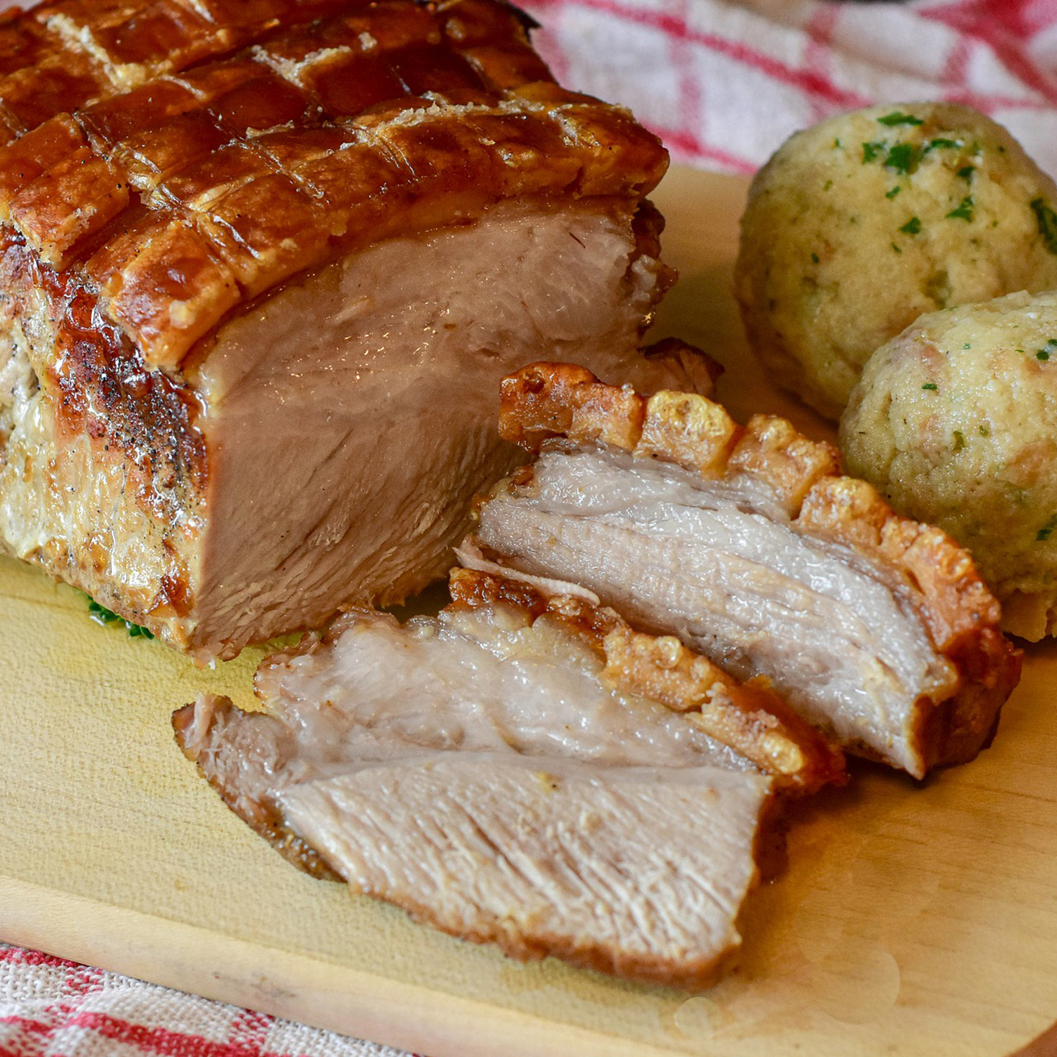 Schweinebraten zum Essen, Weine