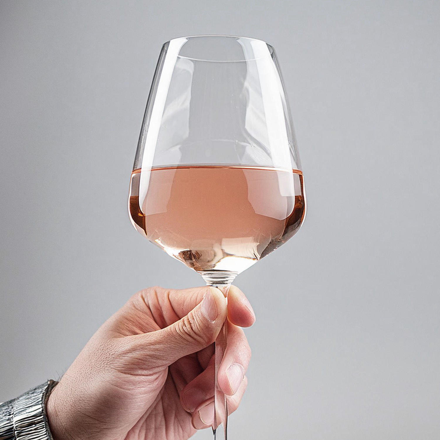 Genießen Sie diesen erfrischenden Roséwein